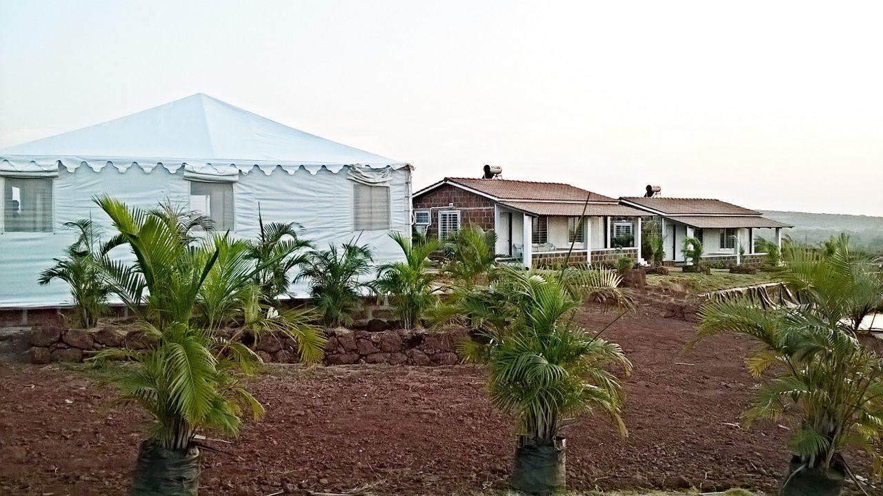 Palm Springs Lake Resort Jaitapur ภายนอก รูปภาพ