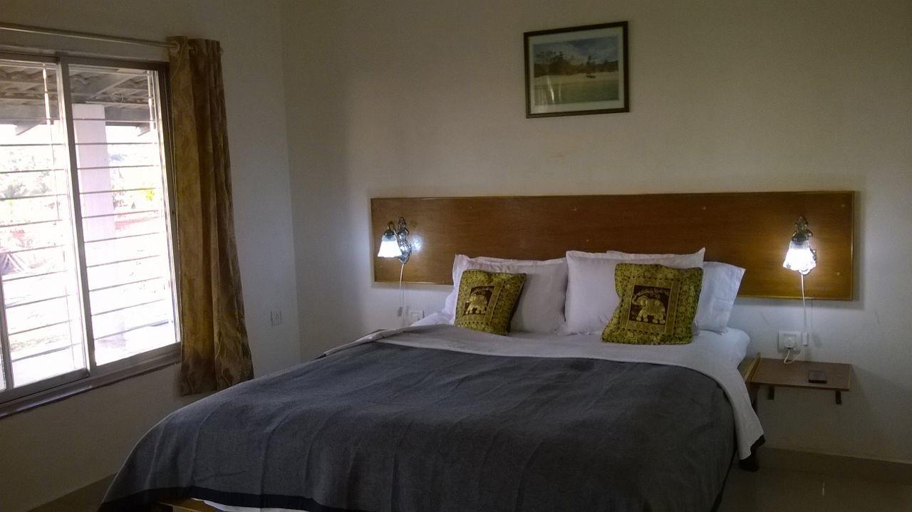 Palm Springs Lake Resort Jaitapur ภายนอก รูปภาพ