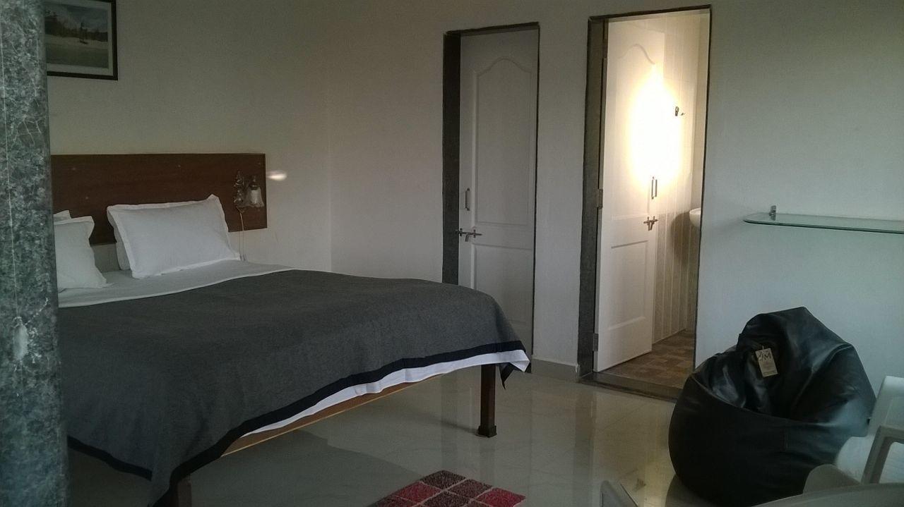 Palm Springs Lake Resort Jaitapur ภายนอก รูปภาพ